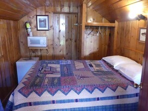 Bed sheets - Madison River Cabin Rental #2 (W YELLOWSTONE)