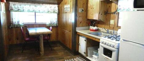 Frigorífic, microones, forn i placa de cuina