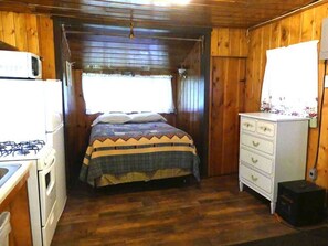 Bed sheets - Madison River Cabin Rental #4 (W YELLOWSTONE)
