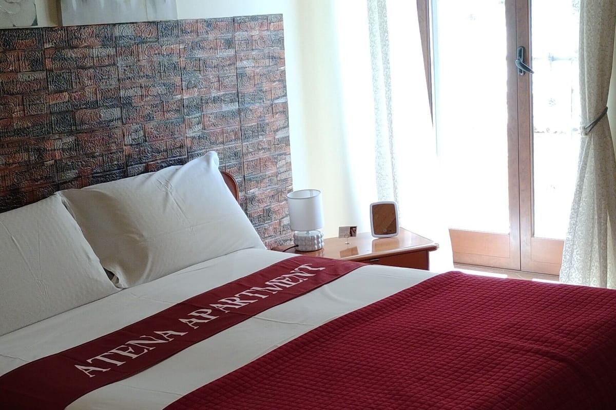 خزنة داخل الغرفة وواي فاي مجانًا وتسهيلات لدخول الكراسي المتحركة