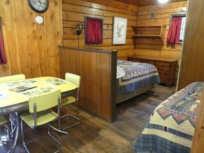 Bed sheets - Madison River Cabin Rental #6 (W YELLOWSTONE)