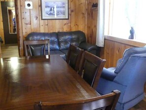 Dining - Madison River Cabin Rental #9 (W YELLOWSTONE)