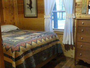 Bed sheets - Madison River Cabin Rental #9 (W YELLOWSTONE)