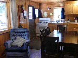 Fridge, microwave, oven, stovetop - Madison River Cabin Rental #9 (W YELLOWSTONE)