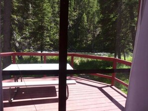 Outdoor dining - Madison River Cabin Rental #12 (W YELLOWSTONE)