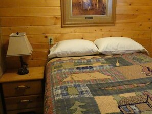 Bed sheets - Madison River Cabin Rental #14 (W YELLOWSTONE)