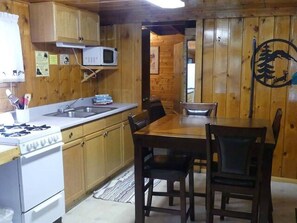 Fridge, microwave, oven, stovetop - Madison River Cabin Rental #14 (W YELLOWSTONE)