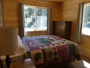 Bed sheets - Madison River Cabin Rental #18 (W YELLOWSTONE)