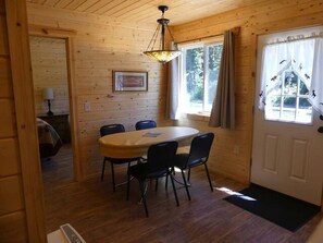 Dining - Madison River Cabin Rental #18 (W YELLOWSTONE)