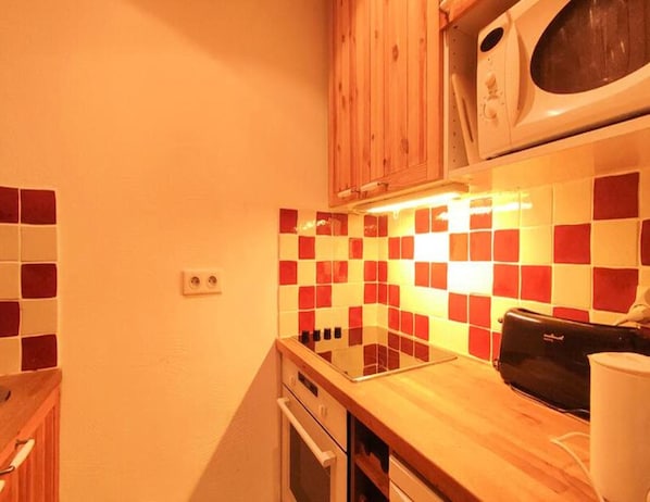 Fridge, microwave, oven, dishwasher - Studio for 4 People (Les Avanchers-Valmorel)