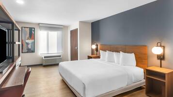 Suite, 1 King Bed, Non Smoking | Free WiFi