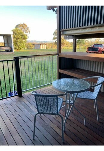 @connection road accomodation