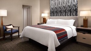 Tabla de planchar con plancha, wifi y ropa de cama 