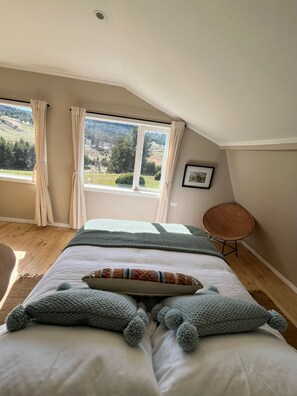 WiFi, bed sheets - Baguales Cabin (Coyhaique)