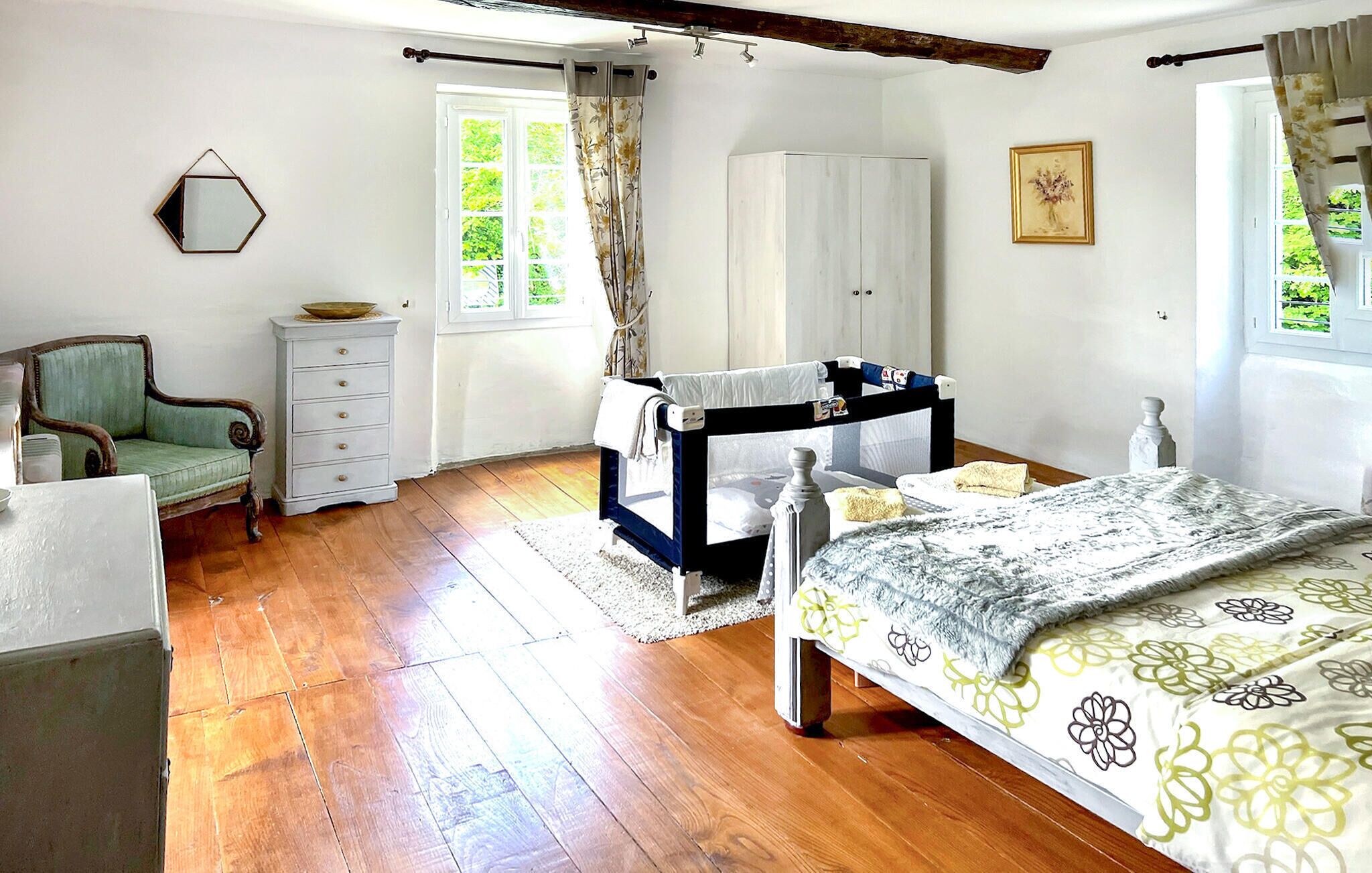 3 bedrooms, travel cot, free WiFi