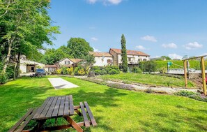 Property grounds - 3 bedroom amazing home in Jouqueviel (Jouqueviel)