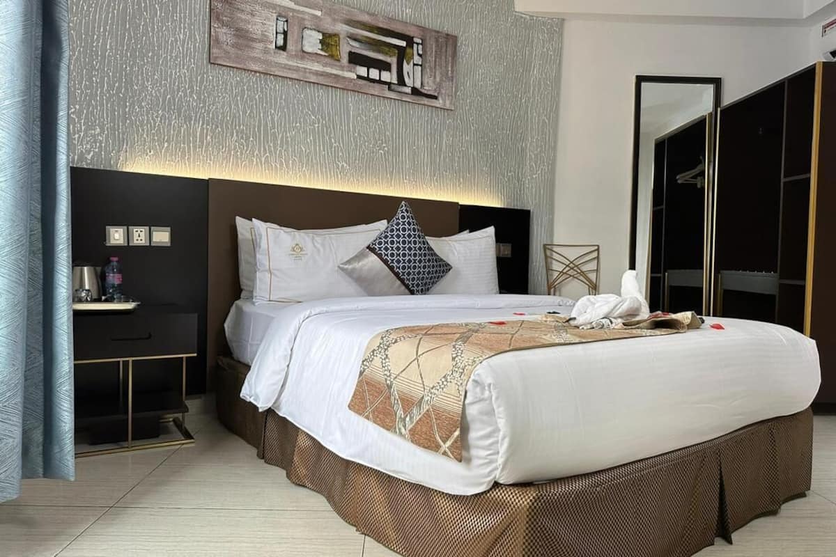 Chambre Classique, salle de bains privée | Coffres-forts dans les chambres, chambres insonorisées, Wi-Fi gratuit