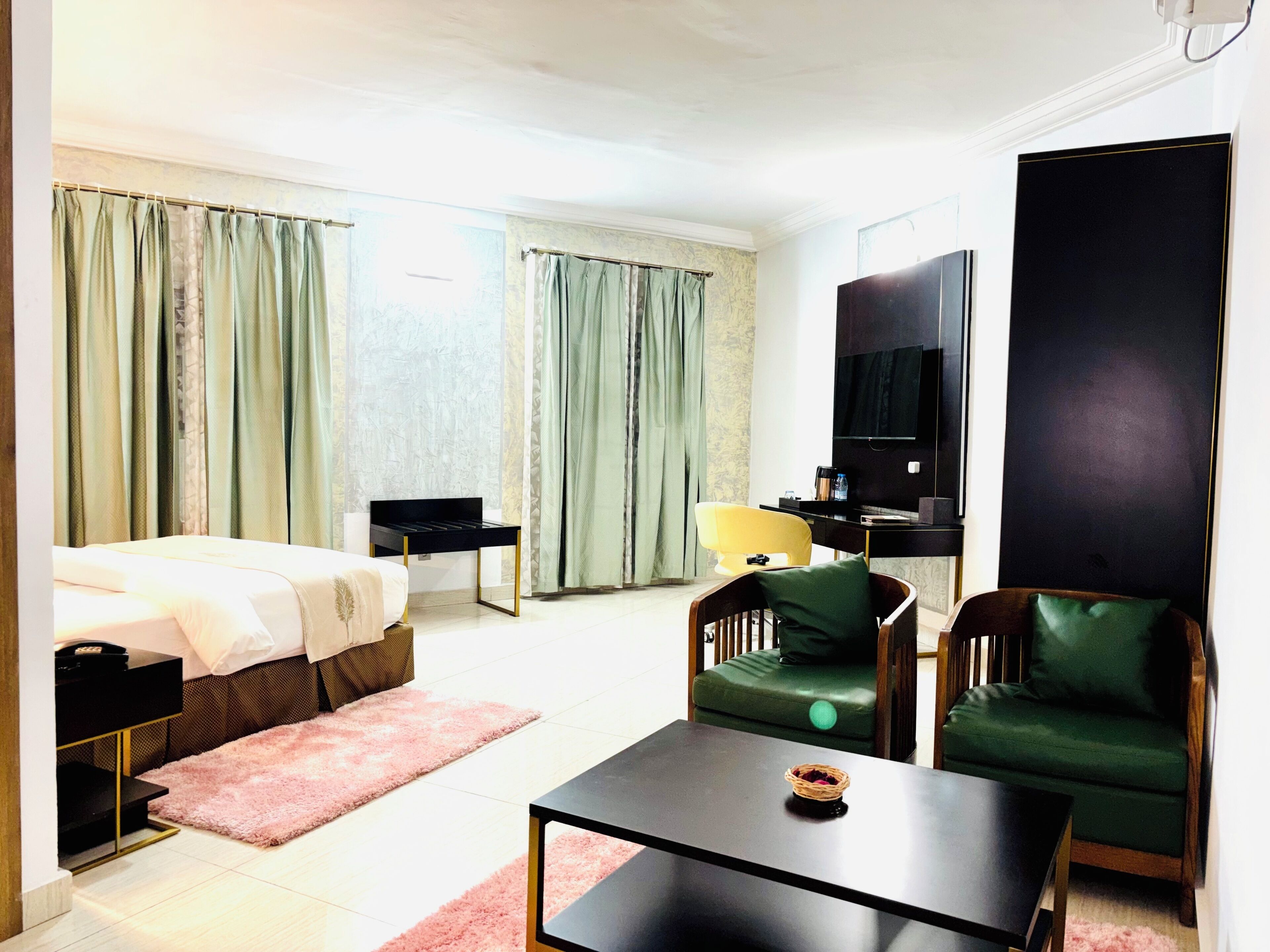 Junior Room, Private Bathroom | In-room safe, soundproofing, free WiFi