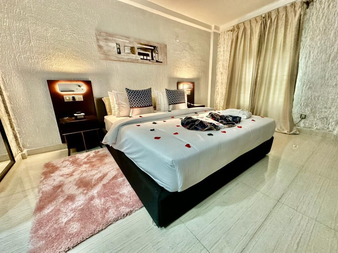 Luksussviitti | Tallelokero huoneessa, äänieristys, ilmainen Wi-Fi