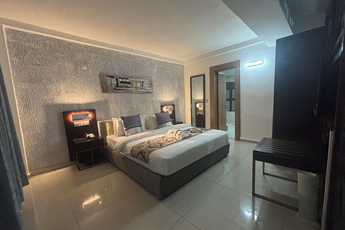 Suite de lujo | Caja de seguridad en la habitación, insonorización y wifi gratis