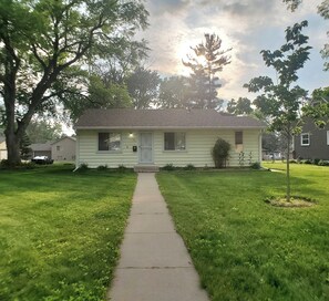 Exterior - Lovely 3-bedroom house with AC in Saint Paul Park (Saint Paul Park)
