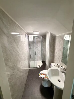 Bruser, håndklæder, Toiletpapir