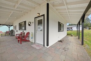 Terrace/patio - The: GREAT Escape Long Beach Washington! (Long Beach)