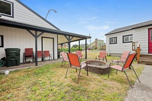 Terrace/patio - The: GREAT Escape Long Beach Washington! (Long Beach)