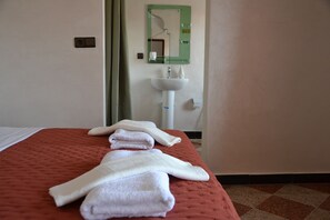 Free WiFi, bed sheets - La Belle Vue Guest House  (Aït Benhaddou)