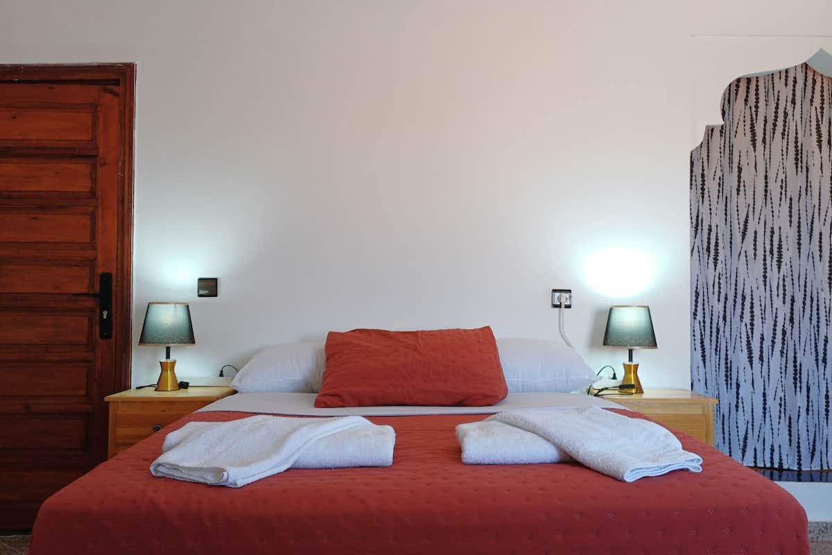 Wifi gratis y ropa de cama