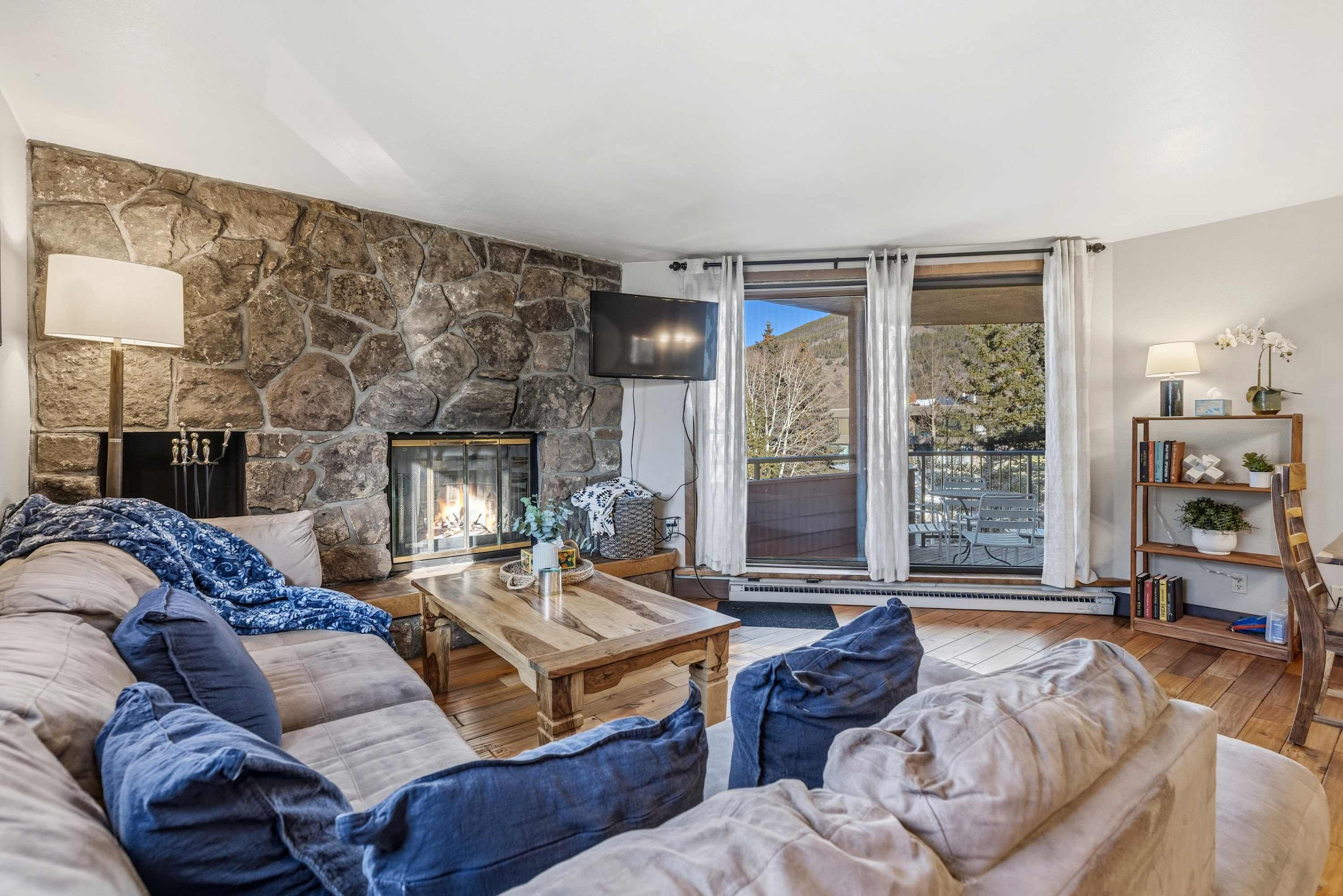 TV, fireplace, offices