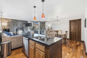 Interior - 2BR Escape for 6 Overlooking Marina & Lake Dillon! (Dillon)