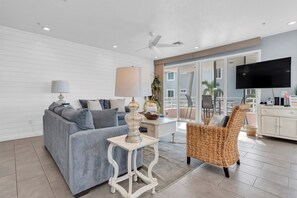 TV - Beachfront Condo on Anna Maria Island (Holmes Beach)