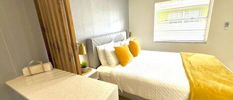 Bügeleisen/Bügelbrett, kostenloses WLAN, Bettwäsche