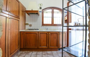 Fridge, stovetop, cookware/dishes/utensils - 3 bedroom awesome home in Costa Rei (Costa Rei)