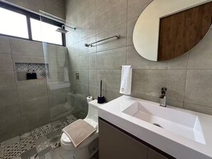 Shower - Resort-Style Retreat in Central Tulum (Tulum)