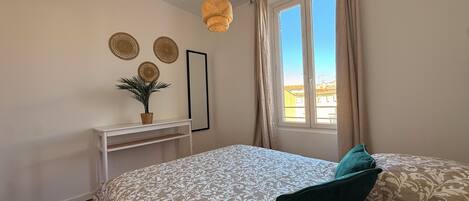 Fer et planche à repasser, Wi-Fi, draps fournis