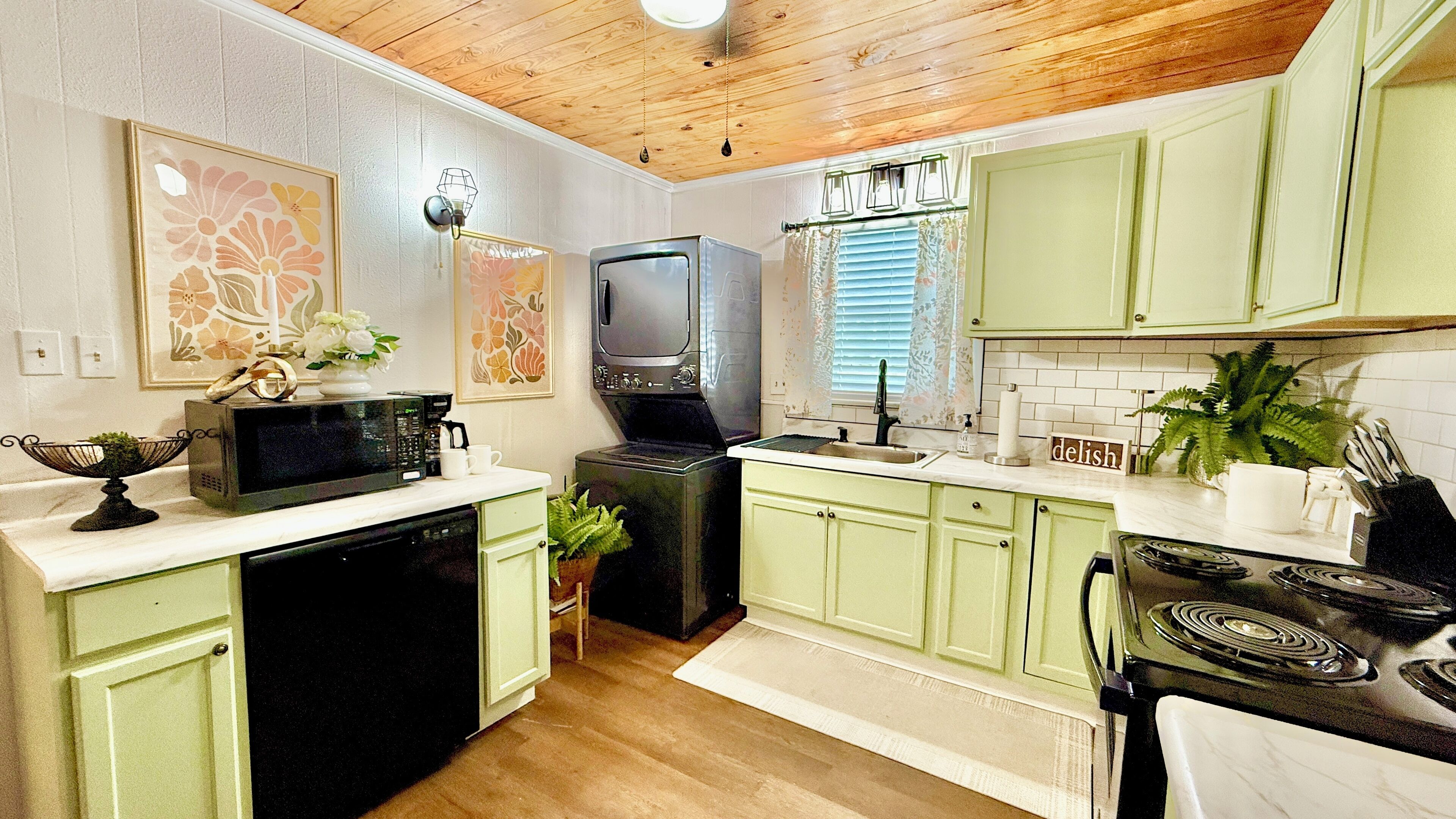 Micro-ondes, four, plaque de cuisson, lave-vaisselle