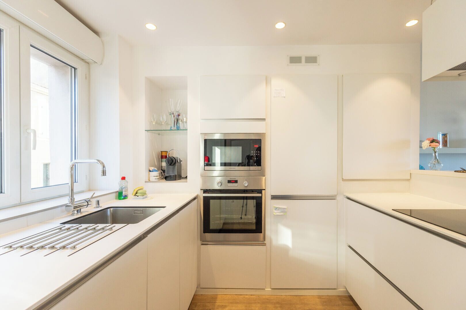 Réfrigérateur, micro-ondes, four, lave-vaisselle