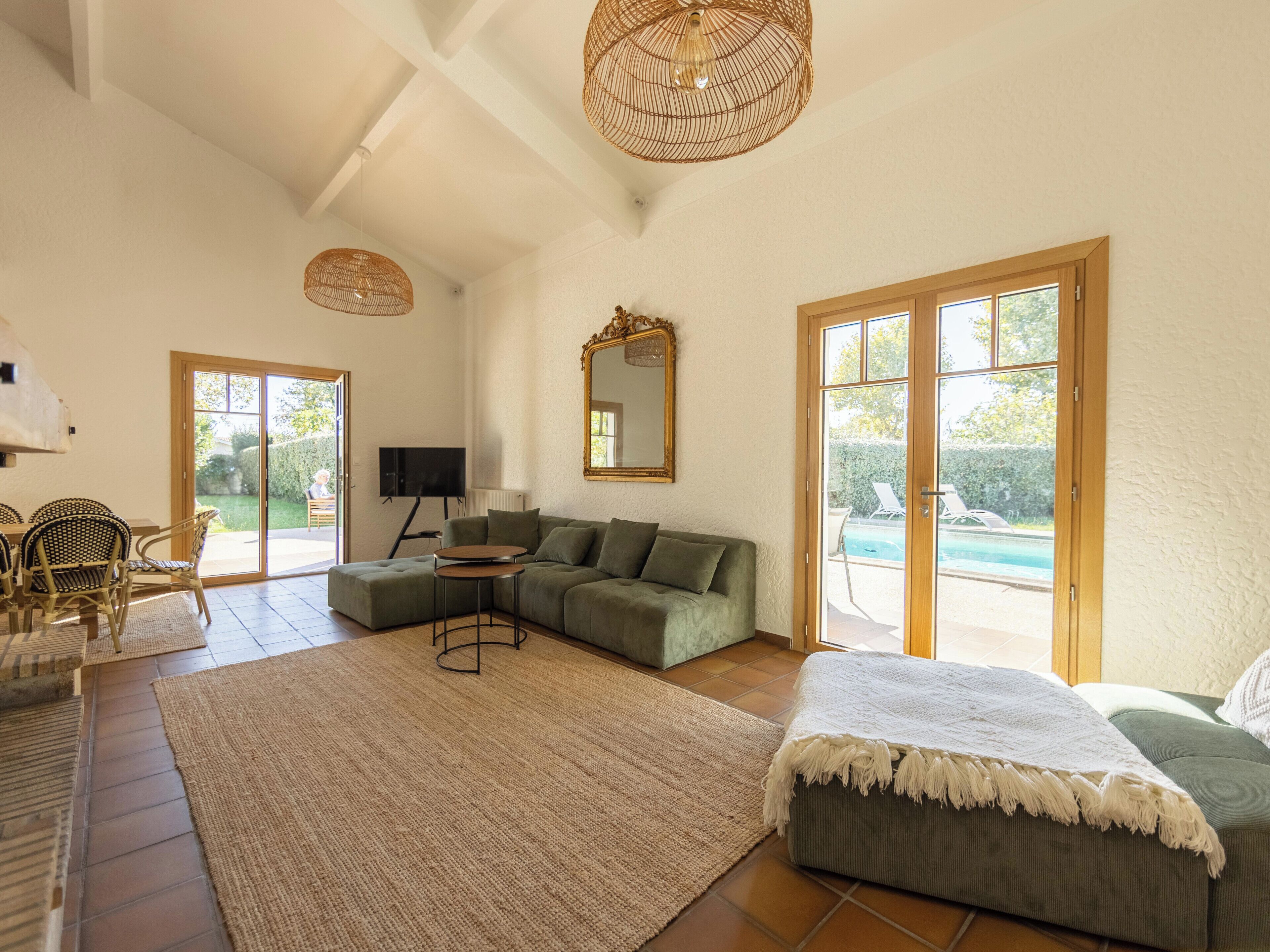 Télévision, cheminée