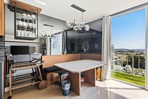 Interior - Modern Cozy 1-bedroom condo in Beverly Hills (Los Angeles)