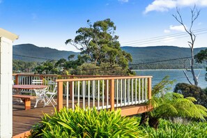 Outdoor dining - Tide and Timber | Beachfront Escape in Adventure Bay (Adventure Bay)