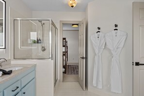 Shower, jetted bath, hair dryer, towels