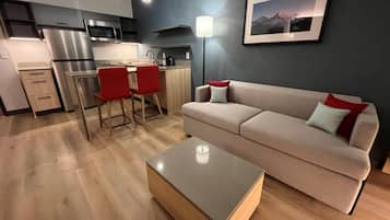 Suite, 1 King Bed, Non Smoking | Free WiFi