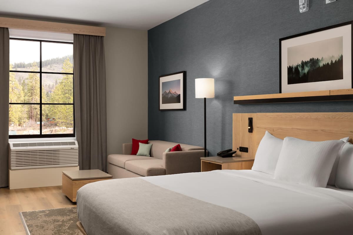 Room, 1 King Bed, Accessible, Non Smoking | Premium bedding, iron/ironing board, free WiFi, bed sheets