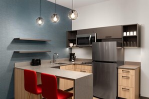 Premium bedding, iron/ironing board, free WiFi, bed sheets - Hawthorn Extended Stay By Wyndham Leavenworth (Leavenworth)