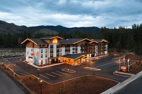 Exterior. La Quinta Inn And Suites By Wyndham Leavenworth