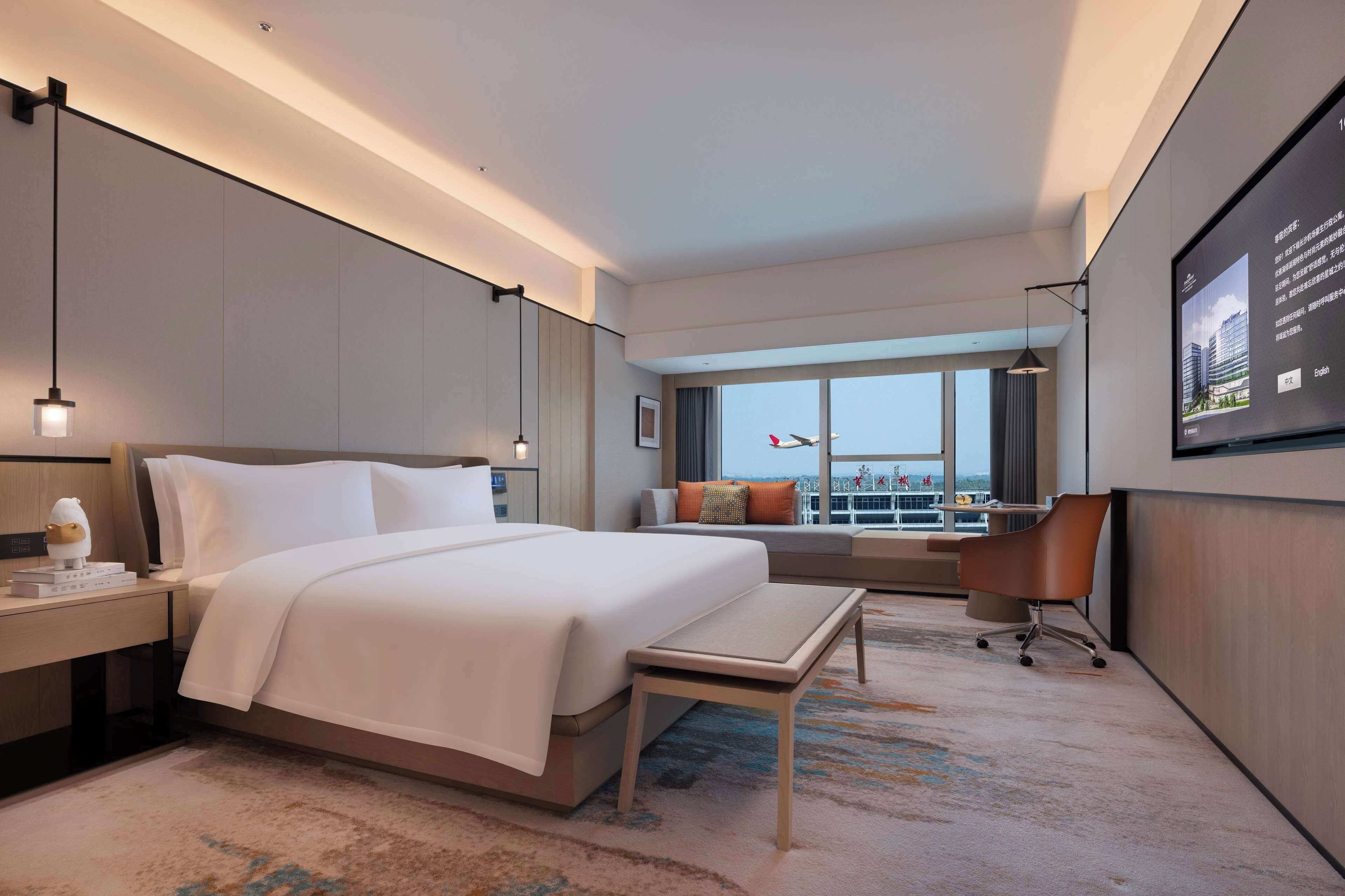 Room, 1 King Bed, Smoking