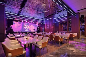 Bar (on property) - Howard Johnson Airport Hotel Changsha (Changsha)