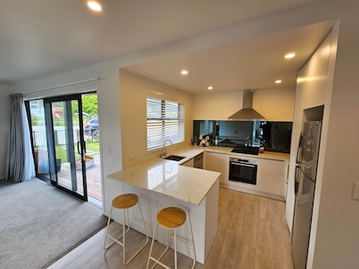 Stylish Townhouse, Centrally located.